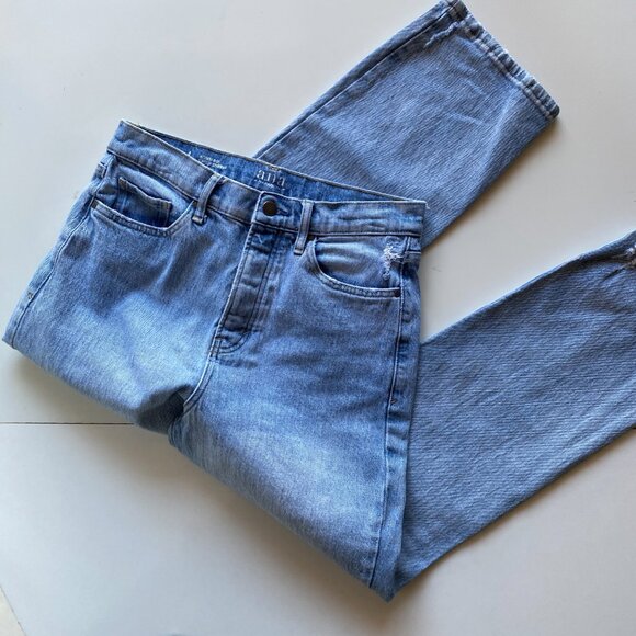 a.n.a Women’s Jeans Size 4 High Rise Vintage Straight Light Wash Denim - Picture 9 of 9